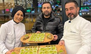 masterchef-sampiyonu-esra-tokelli-katmerci-dayida-katmer-yapti-Y5vyVGXW.jpg