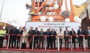mersin-uluslararasi-limani-25-milyon-teunun-uzerinde-konteyner-ellecleyerek-yeni-bir-kilometre-tasina-ulasti-aW4hFVmh.jpg