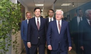 almanya-cumhurbaskani-frank-walter-steinmeier-dhl-express-turkiyenin-istanbul-havalimanindaki-operasyon-merkezini-ziyaret-etti-I1t9fENv.jpg