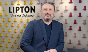 lipton-turkiye-cay-hasadi-icin-kollari-sivadi-NXNKU5T6.jpg