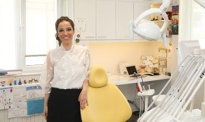 bakteri-uremesinin-onune-geciyor-tedavi-suresi-kisaliyor-cocuk-dis-tedavisinde-lazer-donemi-lcDaNWru.jpg
