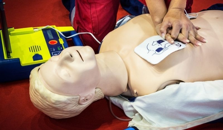 İlk Yardım Eğitimi Almanın Önemi ve Detayları