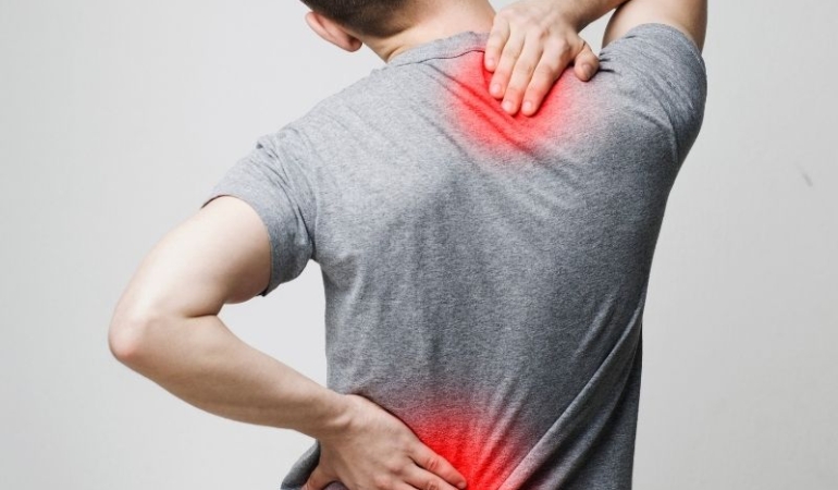 Skolyoz Tedavisinde Hangi Doktora Gitmeli ve Fizik Tedavi Seçenekleri