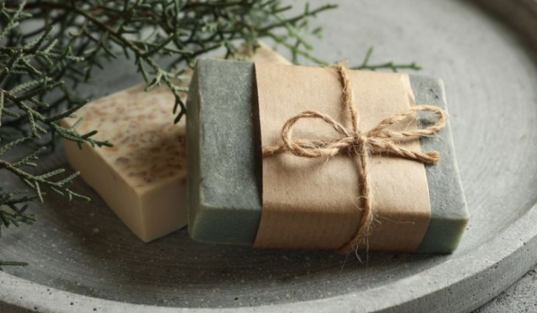 Doğal ve Şifalı Ürünlerin Gücü: Bitkisel Yağlar, Doğal Sabunlar ve Bitki Çayları