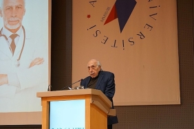 prof-dr-selcuk-erezden-gelecegin-hekimlerine-tavsiye.jpg