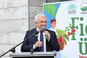 niluferde-310-bin-fide-vatandaslarla-bulusuyor.jpg