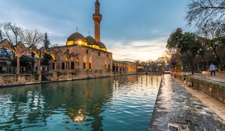 Doğu’dan Batı’ya Renkli Kültürler: Unutulmaz Bir Seyahat Deneyimi