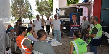 buyuksehir-alanyali-ciftcilere-10-ton-kaolin-kili-dagitti.jpg