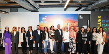 ey-girisimci-kadin-liderler-programinin-2025-sinifi-belli-oldu.jpg