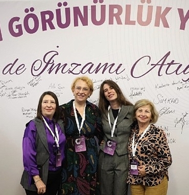 uluslararasi-cesme-kadin-liderler-zirvesi-basladi.jpg