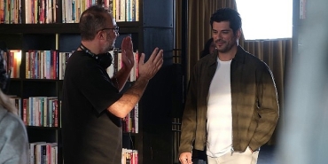 burak-ozcivitli-reklam-filminin-kamera-arkasi-yayinda.jpg