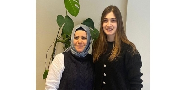 yaslilik-politikalari-bakim-odakli-olmaktan-cikmali.jpg