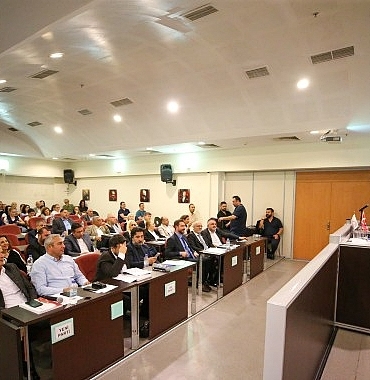 Karşıyaka’nın 6,6 milyar TL’lik 2027 bütçesine onay
